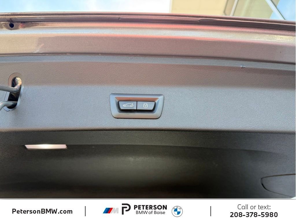 Used 2024 Skyscraper Grey Metallic BMW xDrive30i image 12