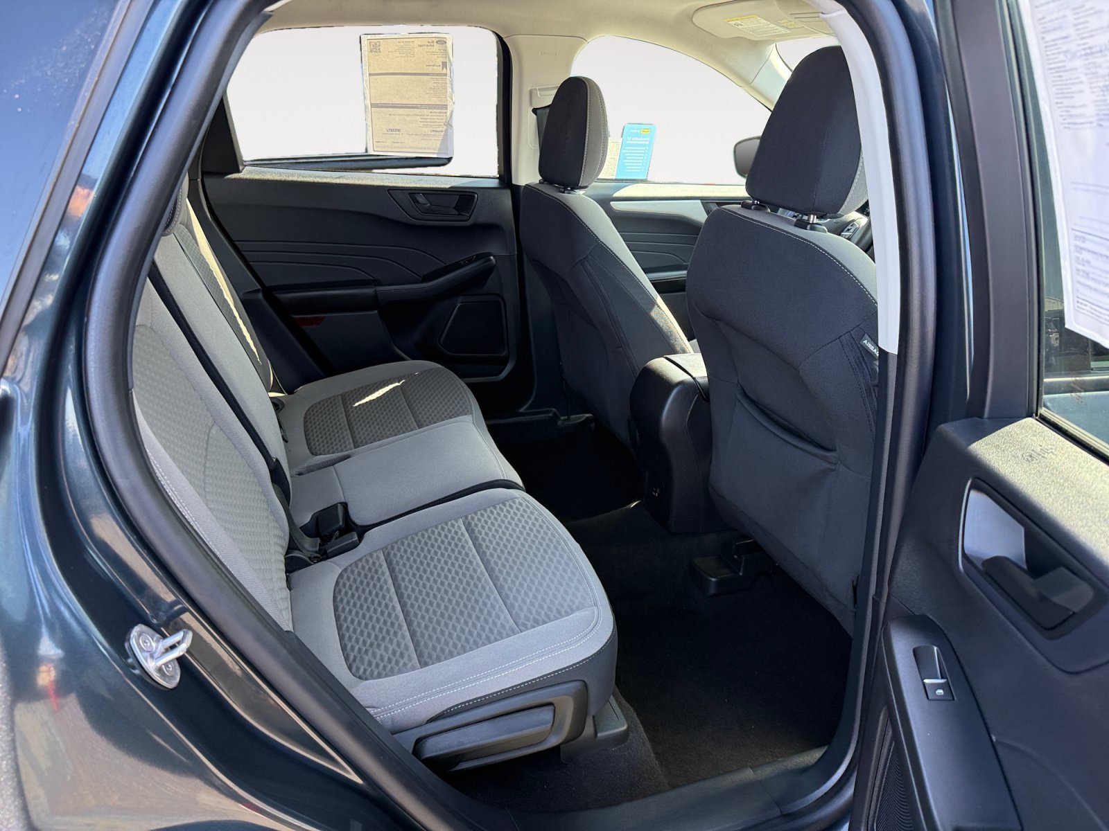 Certified Used 2022 Blue Metallic Ford SE image 18