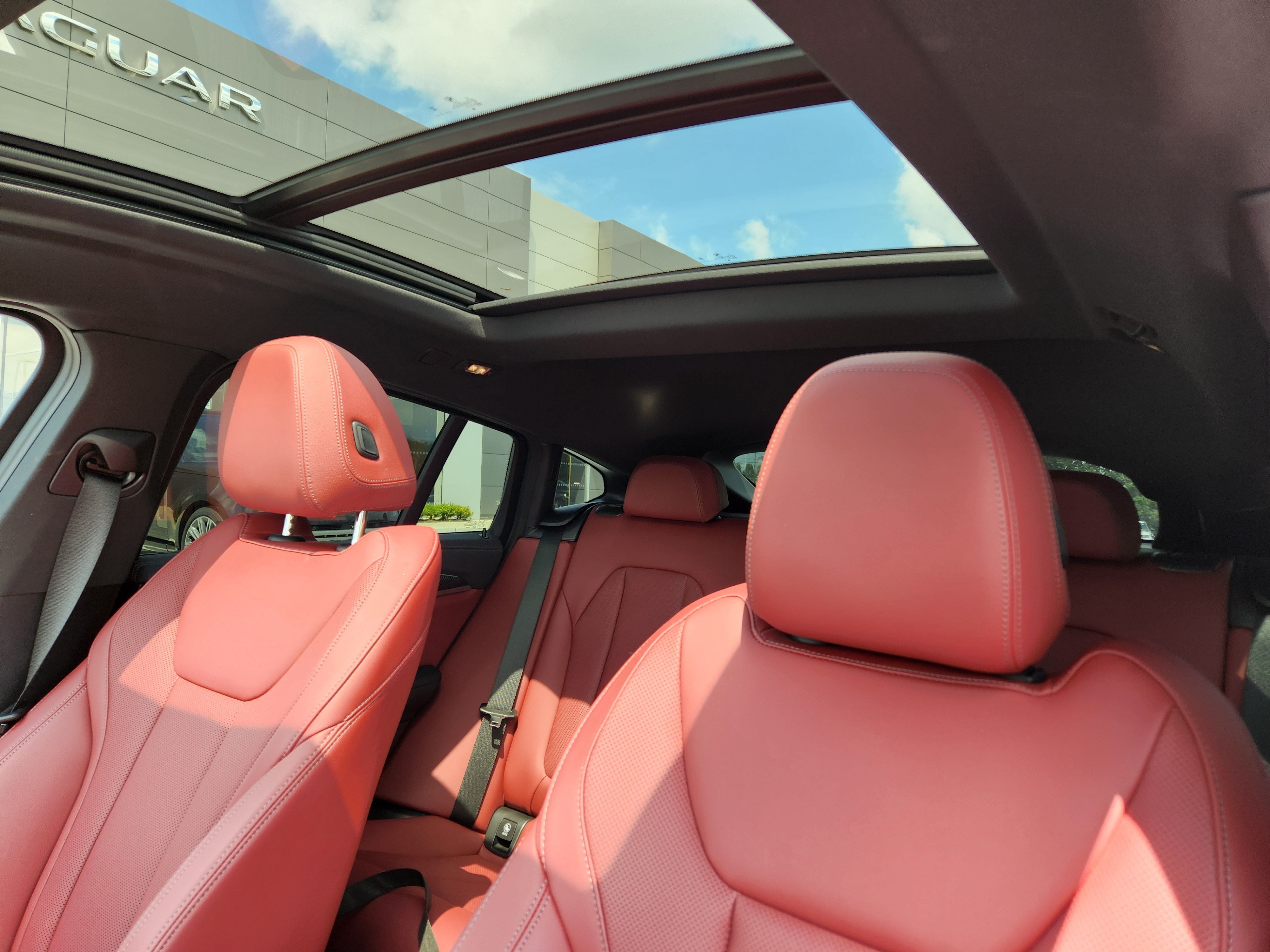 Used 2024  BMW  image 12