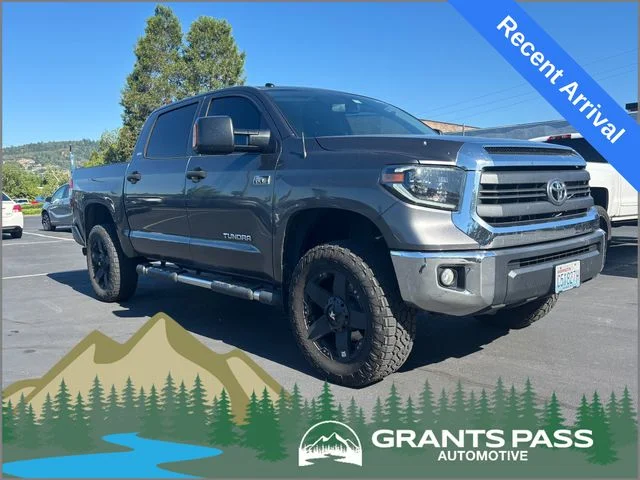 Used 2014 Gray Toyota SR5 image 1