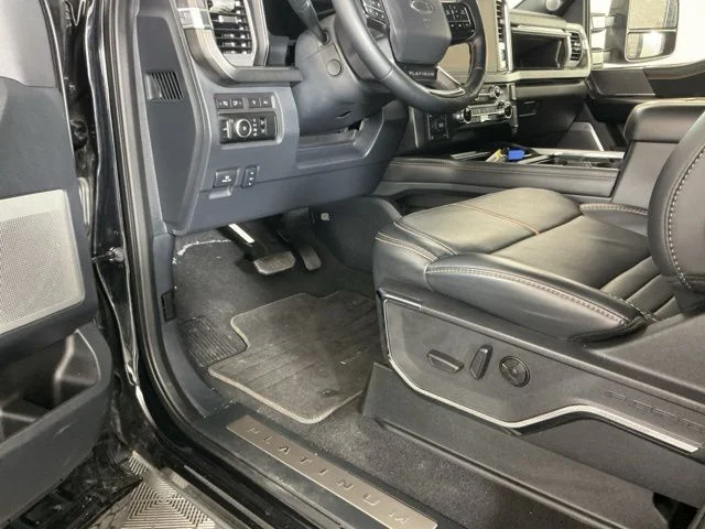 2024 Ford F-350 Super Duty Platinum - Photo 20