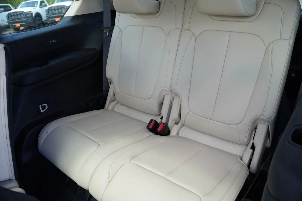 Certified Used 2022 Velvet Red Pearlcoat Jeep Limited image 19