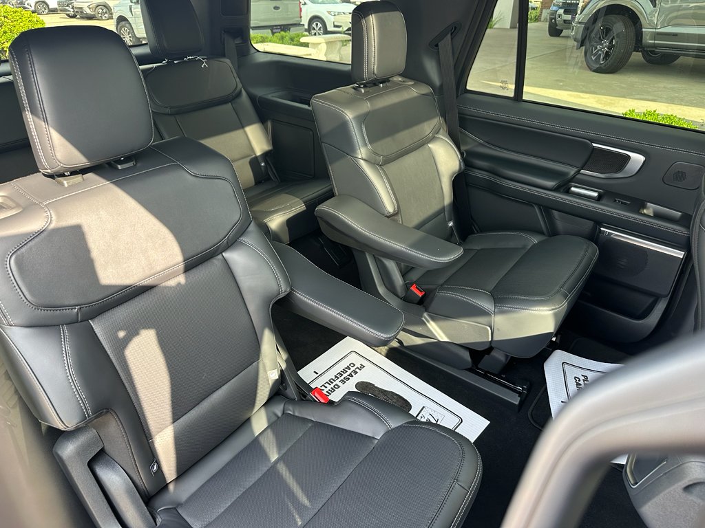 New 2025 Agate Black Metallic Ford Platinum® image 35