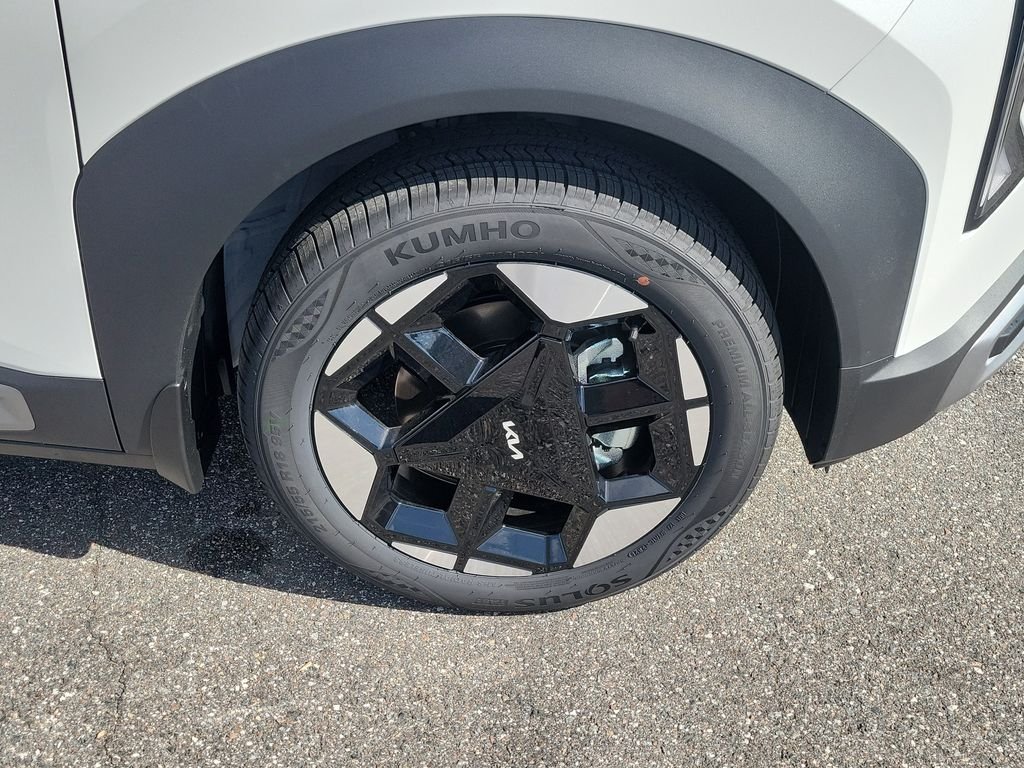 New 2027 Snow White Pearl Kia EX image 41