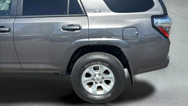 Used 2016 Gray Toyota SR5 Premium image 33