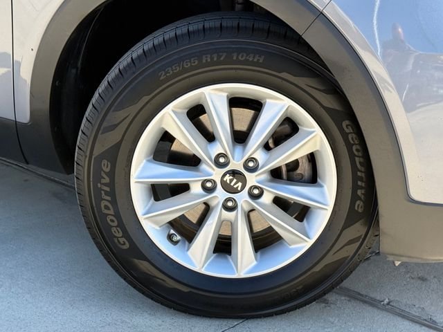 Used 2020 Kia Sorento LX with VIN 5XYPG4A36LG702705 for sale in Leander, TX