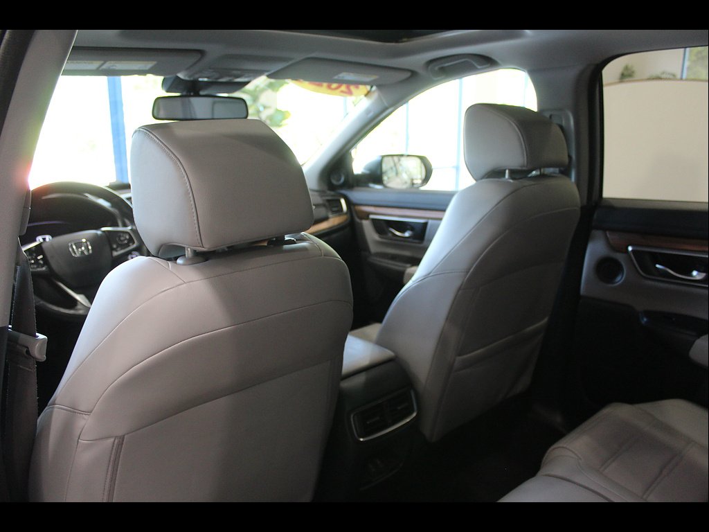 Used 2020 Lunar Silver Metallic Honda Touring image 16