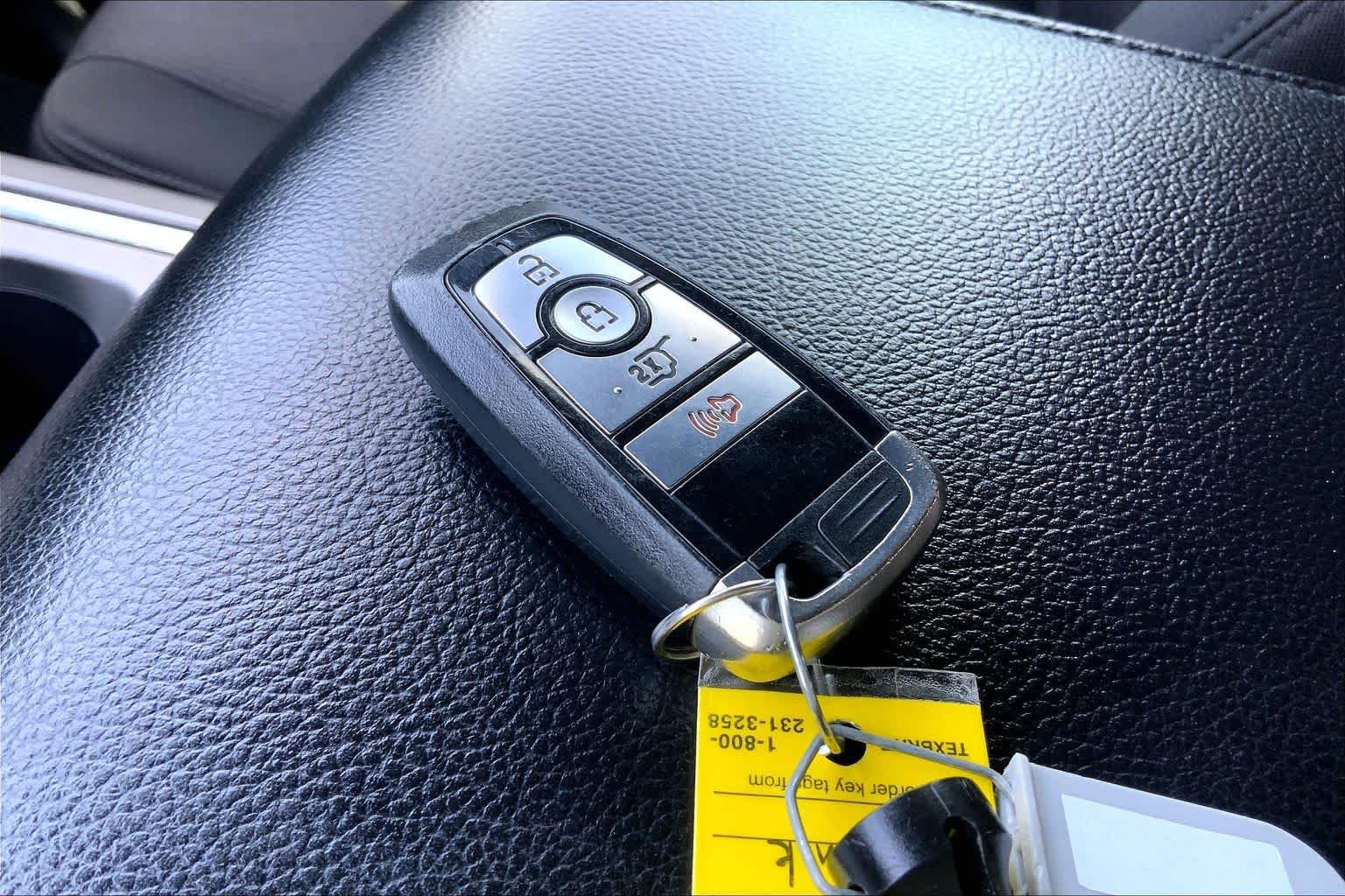 Used 2019 Oxford White Ford XLT image 13