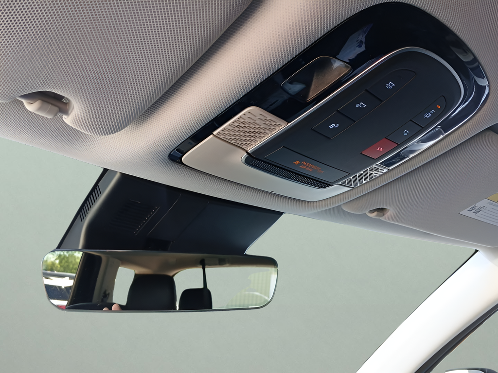 Used 2025 Silver Hyundai SEL image 24