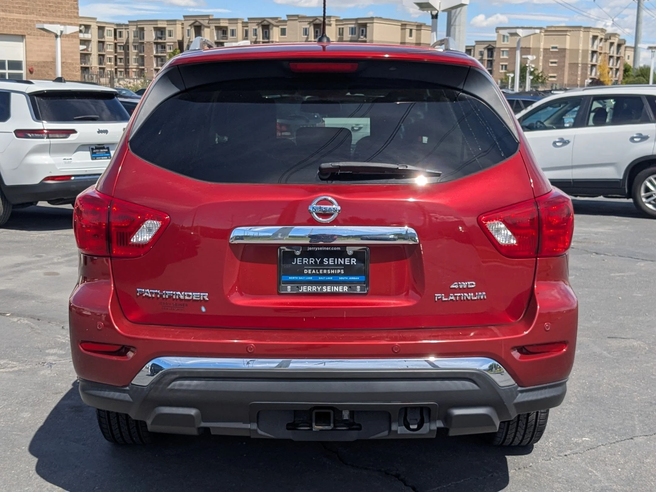 Used 2017 Cayenne Red Metallic Nissan Platinum image 4