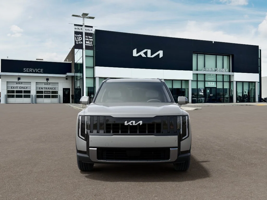 New 2027 Ivory Silver Kia S image 2