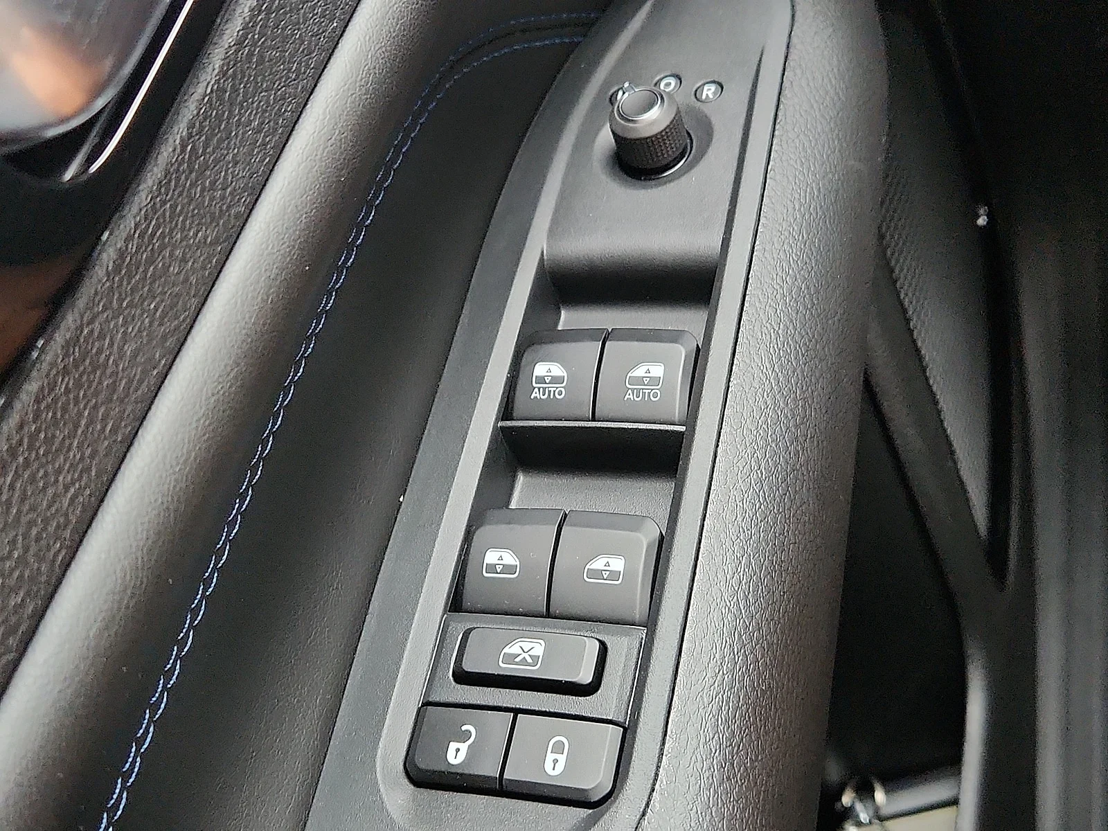 New 2026 PXJ Diamond Bla Jeep LATITUDE 4X4 image 16