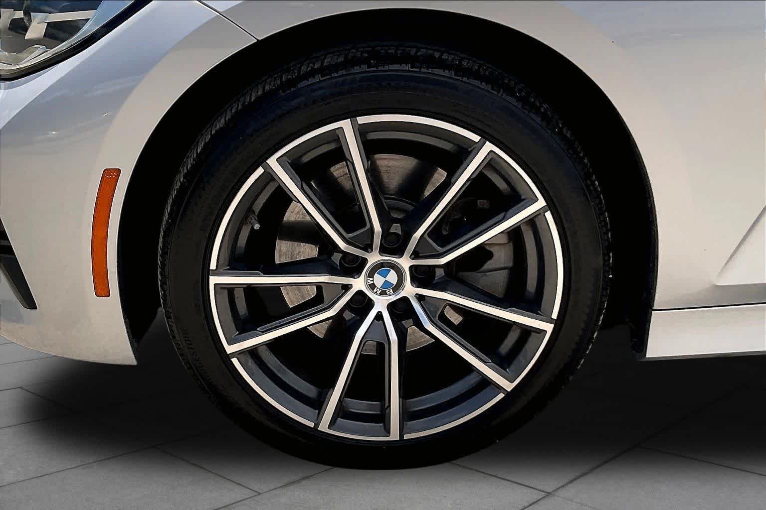 Used 2019 Glacier Silver Metallic BMW 330i image 10