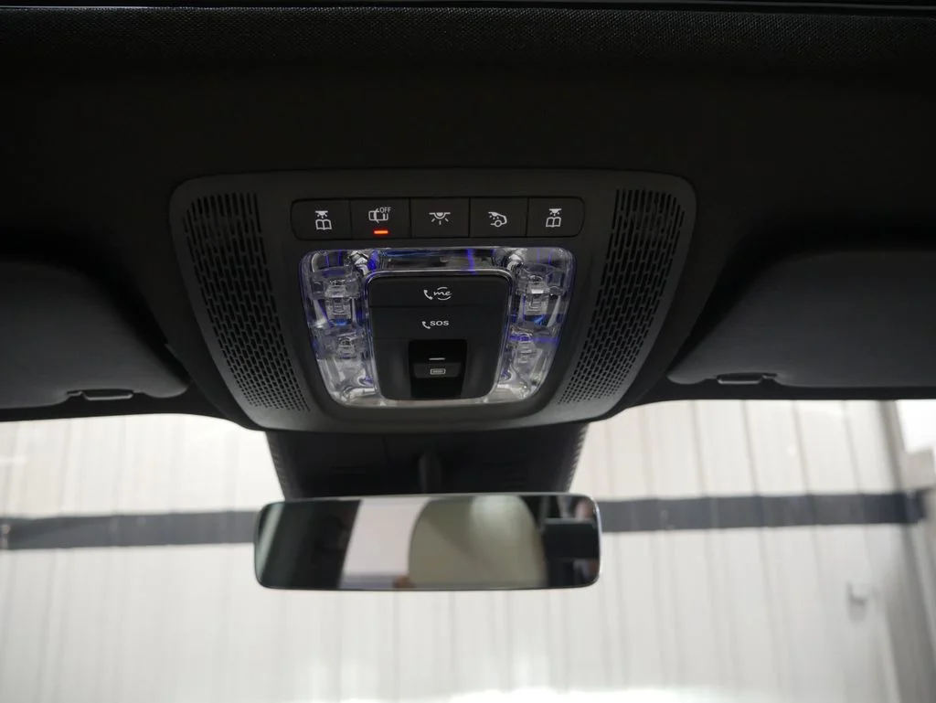 New 2026 Polar White Mercedes-Benz GLB 250 image 43