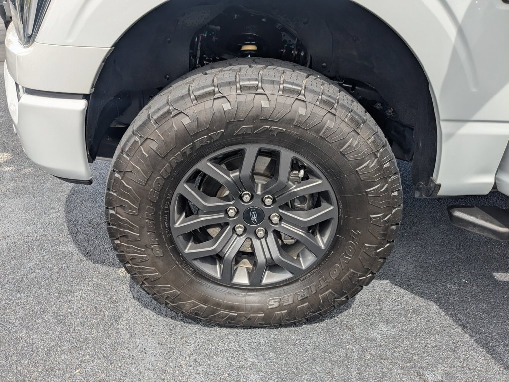 Used 2023  Ford Tremor image 10