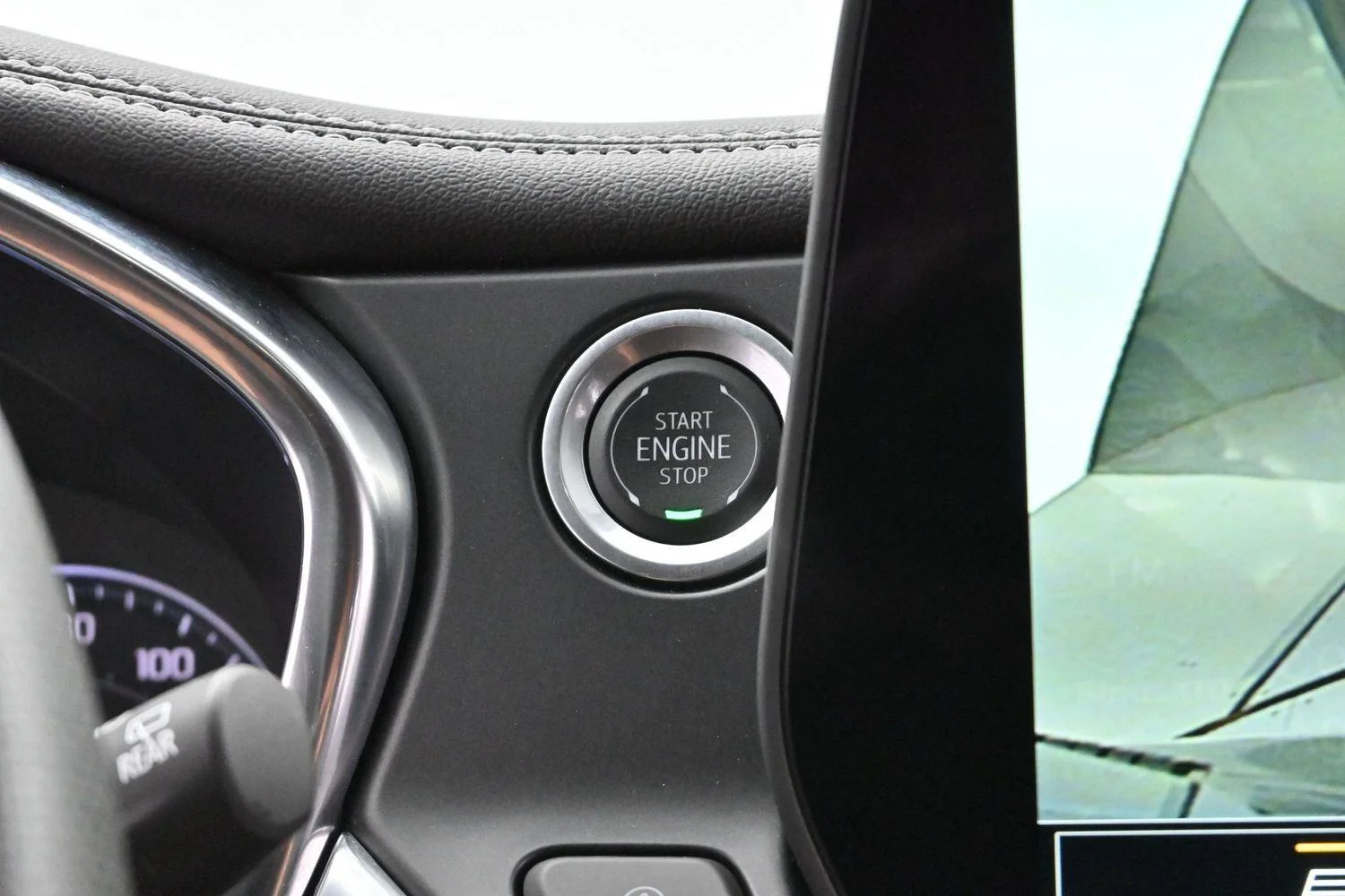 Used 2024 Sterling Gray Metallic Chevrolet 2LT image 27