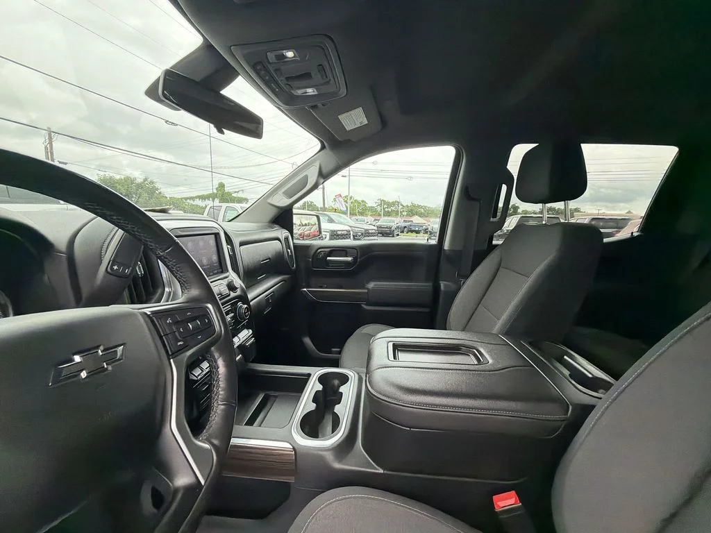 Used 2020 Silver Chevrolet RST image 11