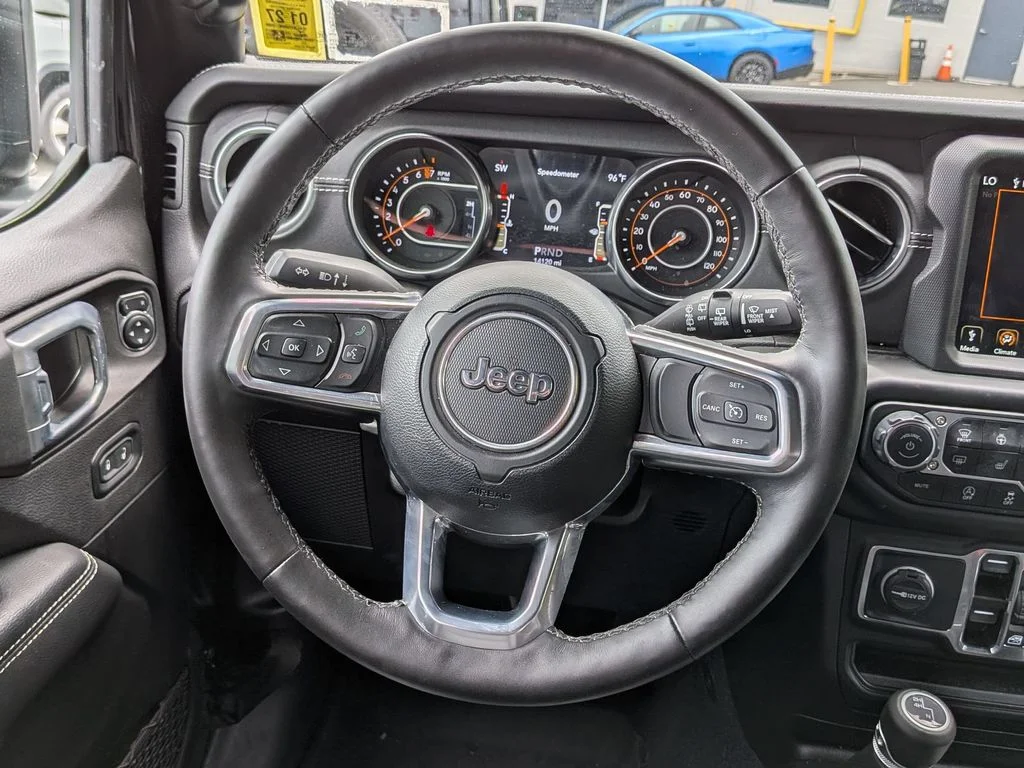 Used 2022 Black Jeep Unlimited Sahara image 14