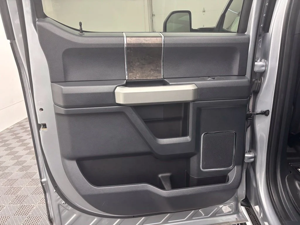 Used 2022 Silver Ford Lariat image 33