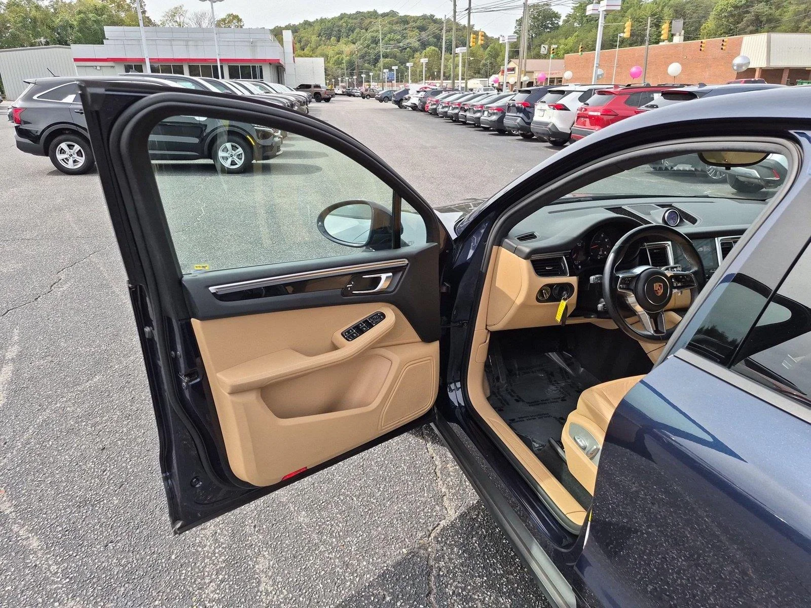Used 2018 Night Blue Metallic Porsche  image 14