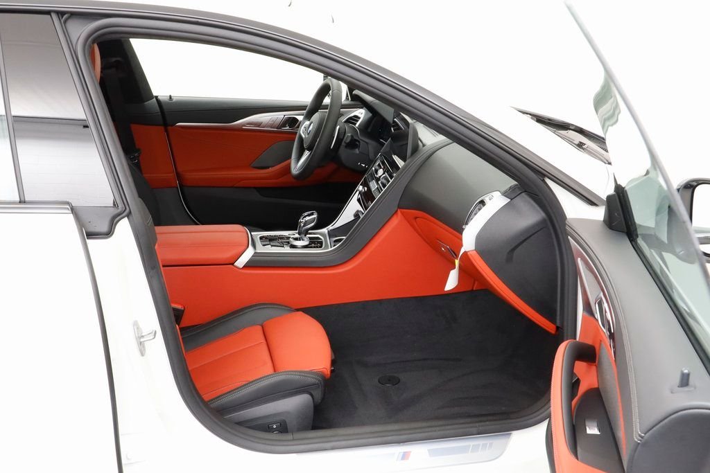 2025 BMW 8 Series 840i - Photo 21