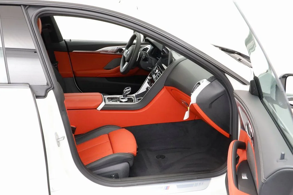2025 BMW 8 Series 840i - Photo 21