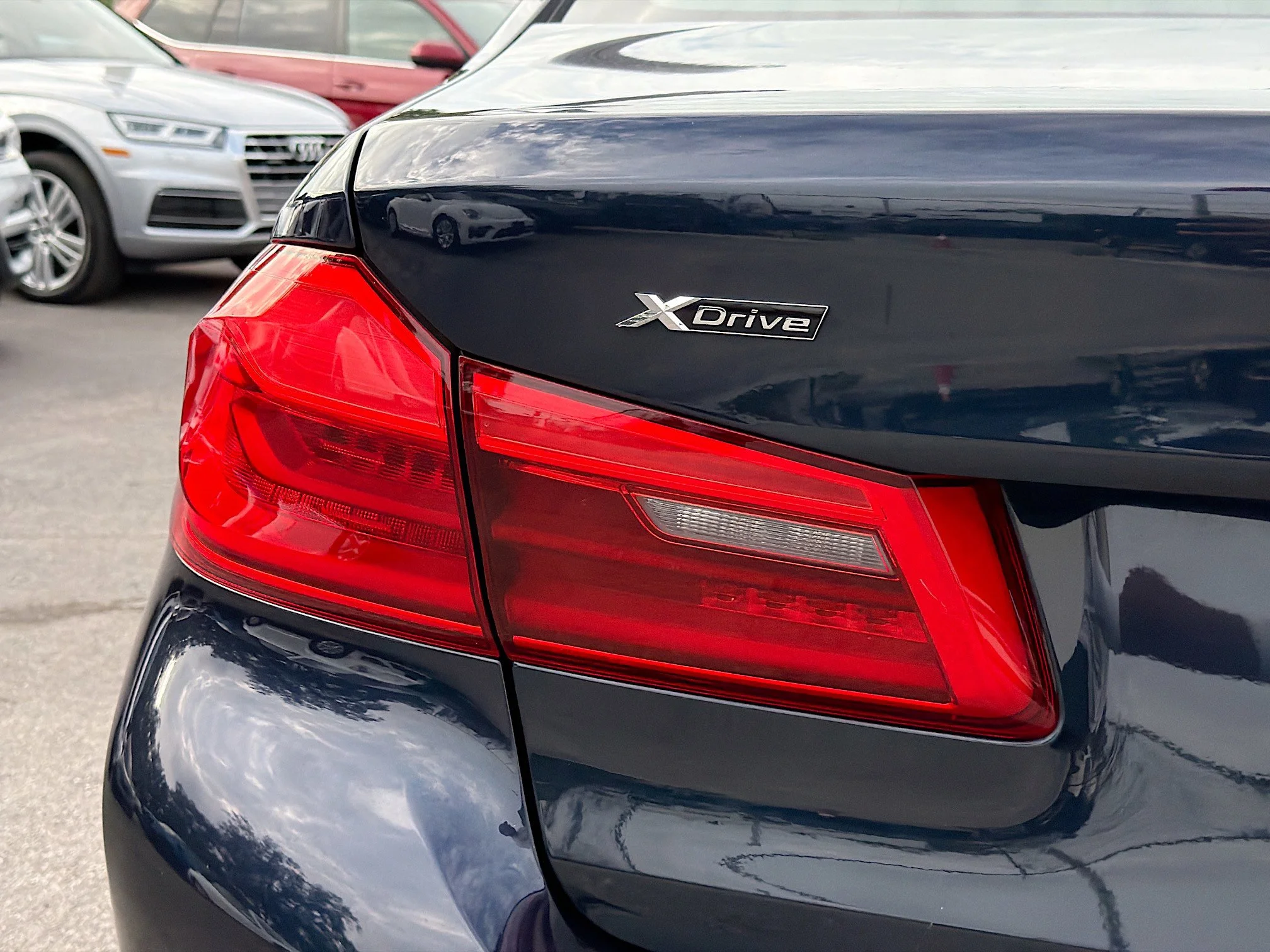 Used 2020 Imperial Blue Metallic BMW 530i xDrive image 9