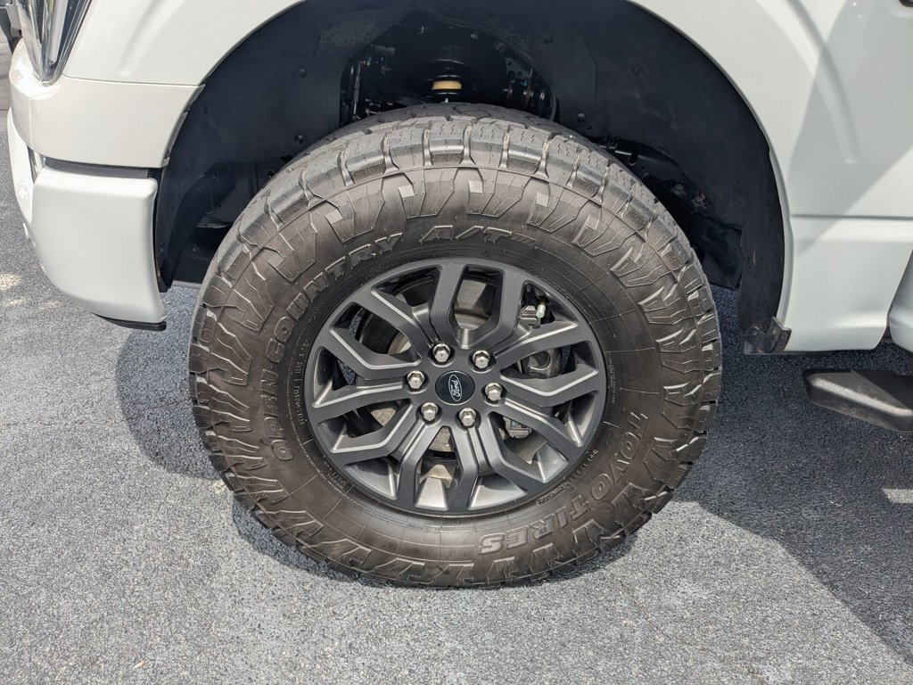 Used 2023  Ford Tremor image 10