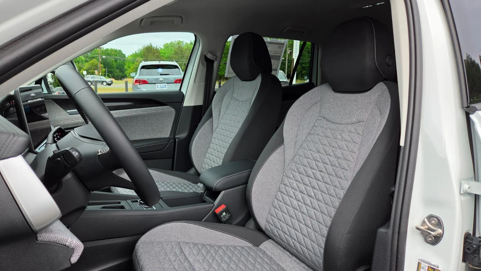 New 2026 pure white Volkswagen S image 20
