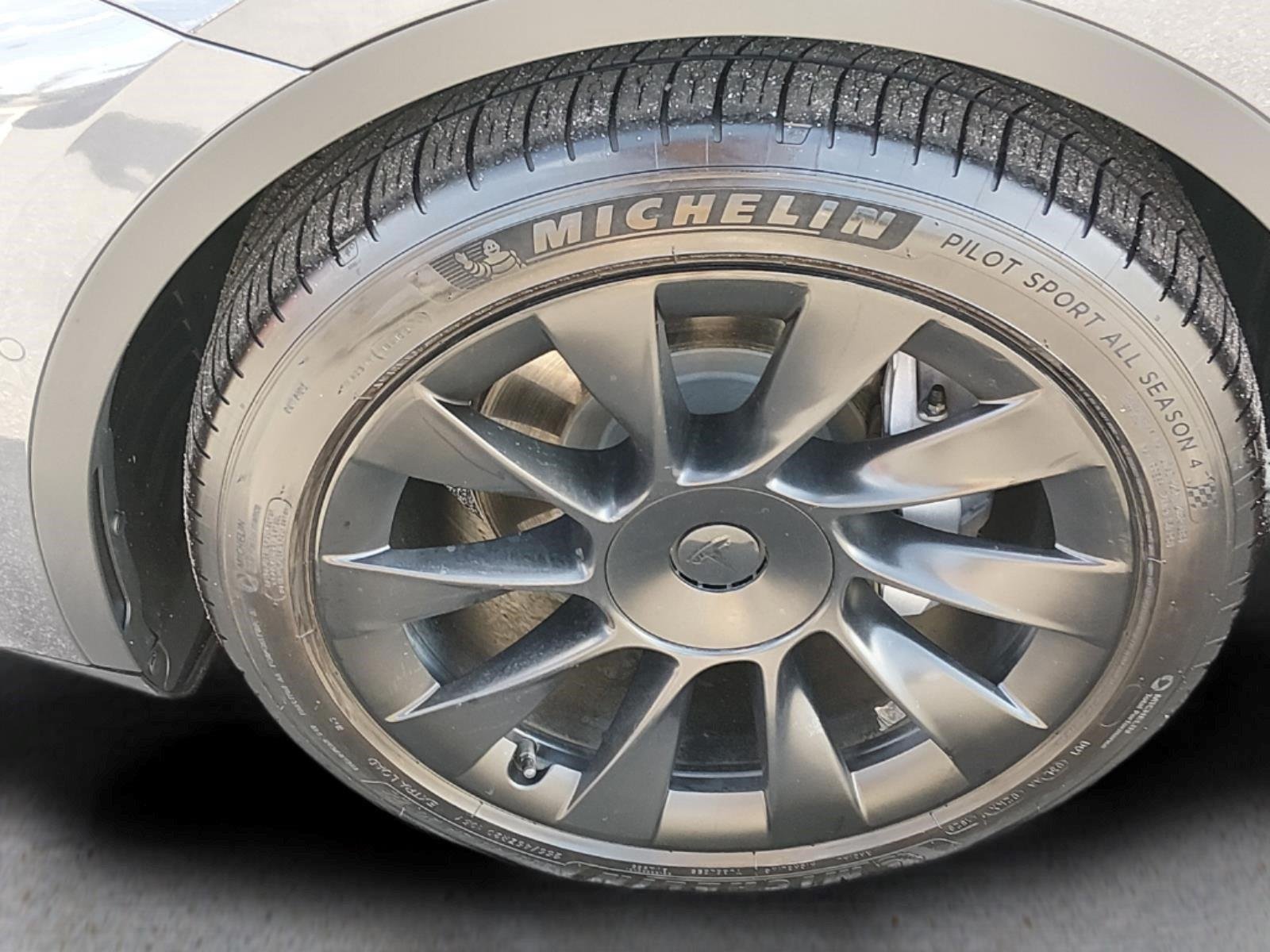 Used 2022 Midnight Silver Metallic Tesla Long Range image 11