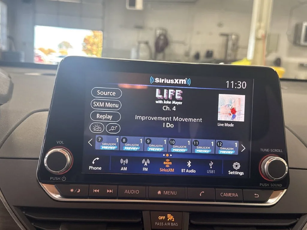 Certified Used 2025 Gun Metallic Nissan SV image 17