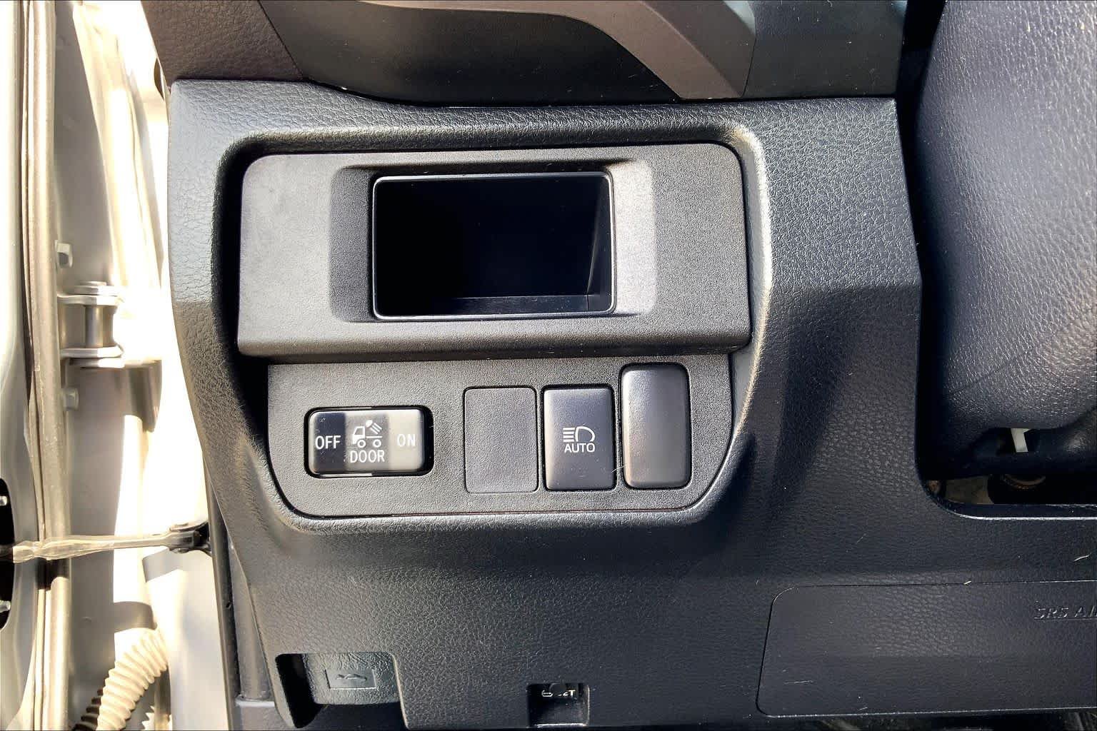 Used 2019 Silver Sky Metallic Toyota SR5 image 33