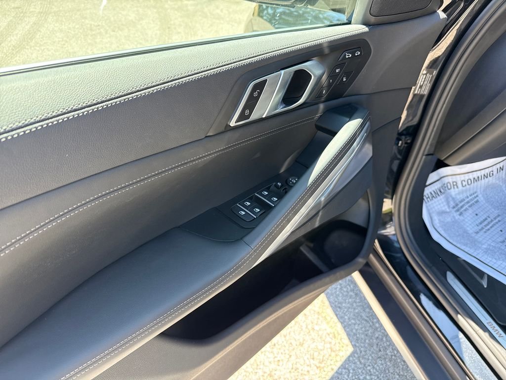 Used 2023 Black BMW xDrive40i image 14