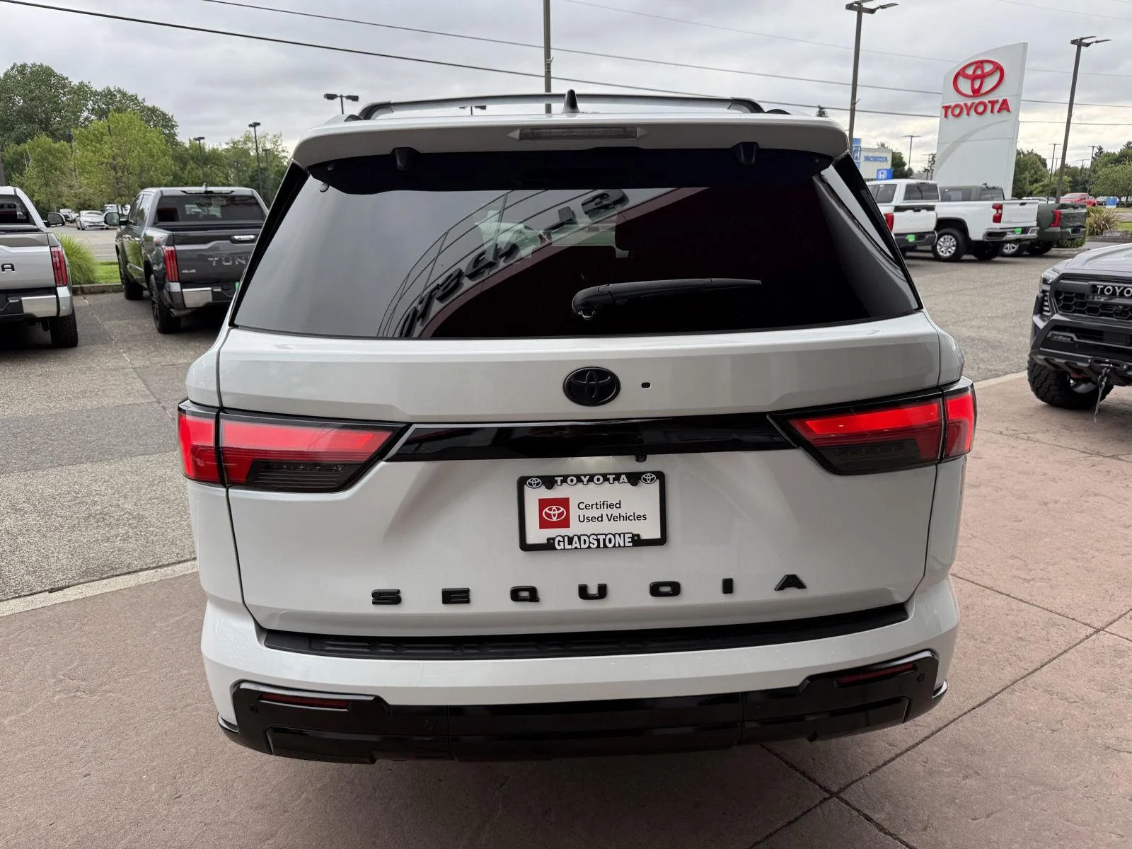 Used 2024 Wind Chill Pearl Toyota Platinum image 7