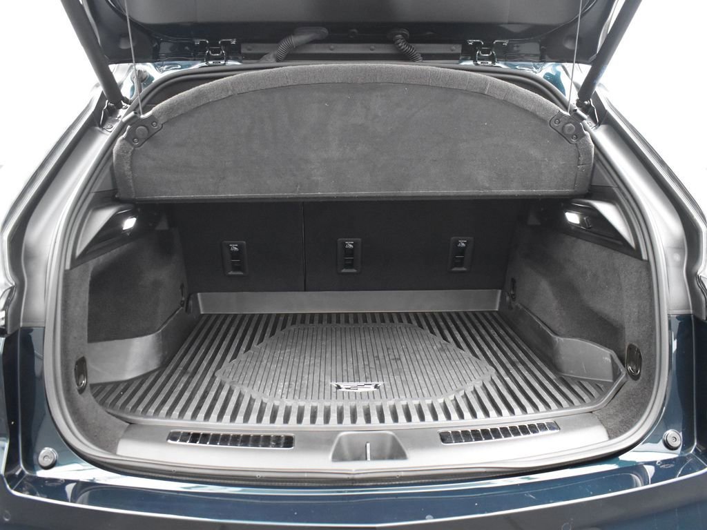 2025 CADILLAC XT4 - Image 29