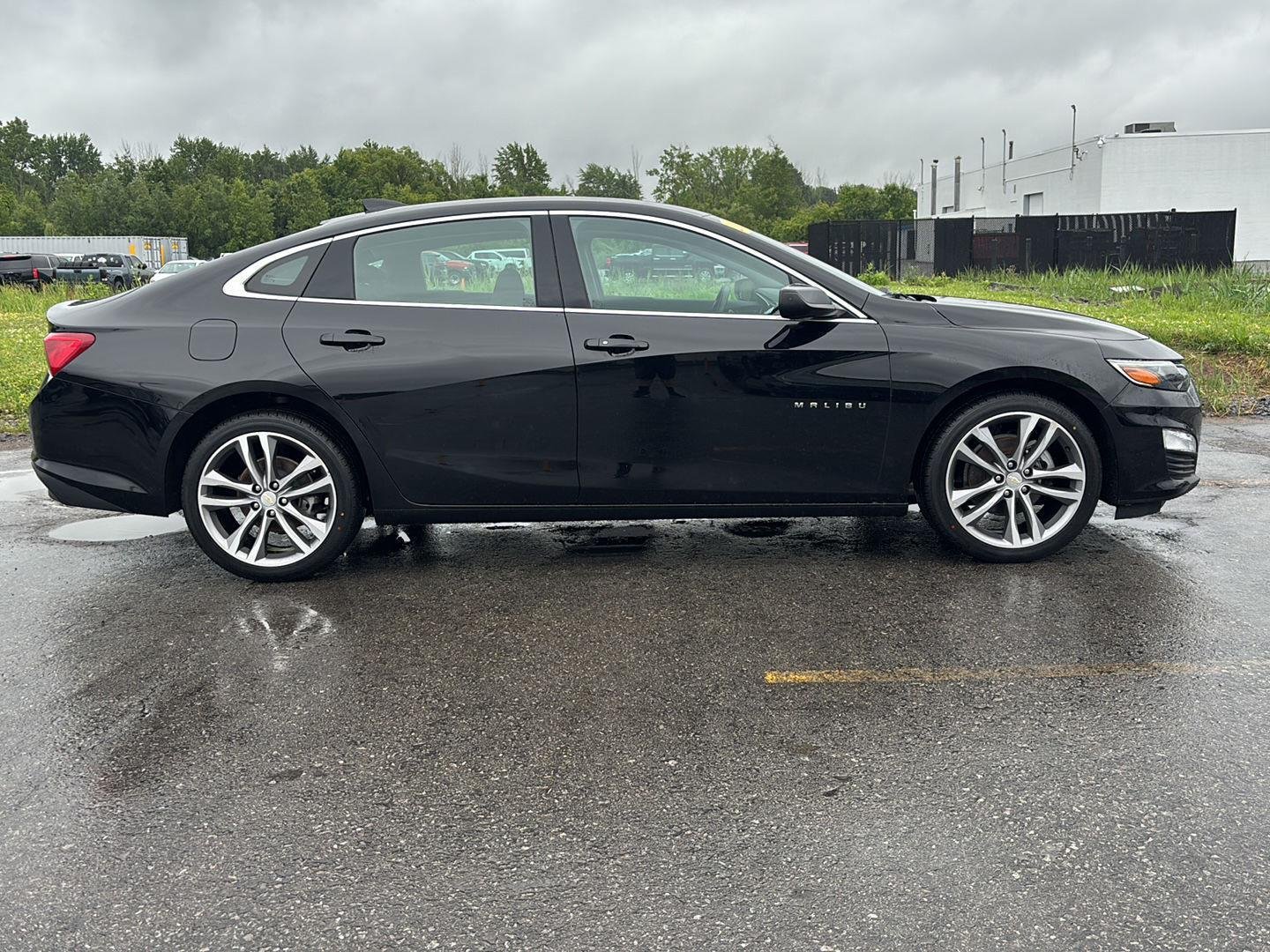 Used 2023 Mosaic Black Metallic Chevrolet  image 8