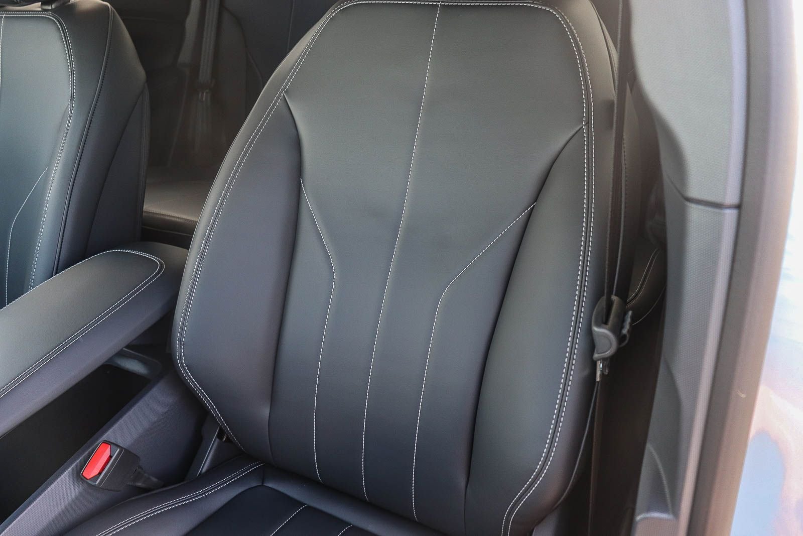 New 2026 Glacier Gray Metallic Tri-coat Ford Select image 25