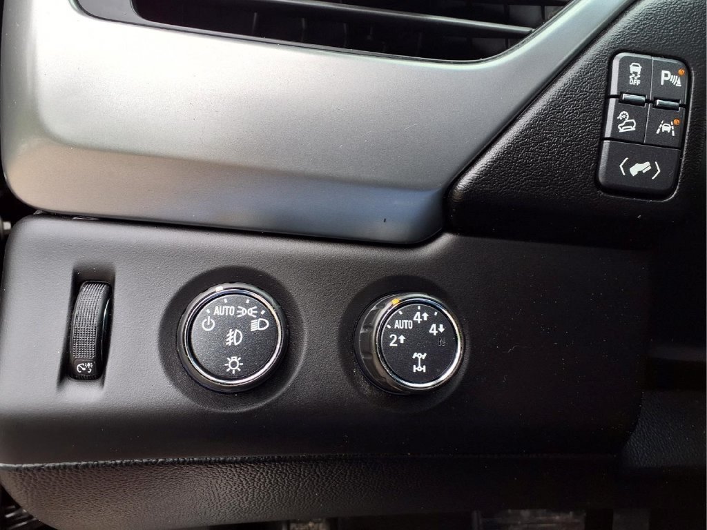 Used 2016 BLACK Chevrolet LT image 25