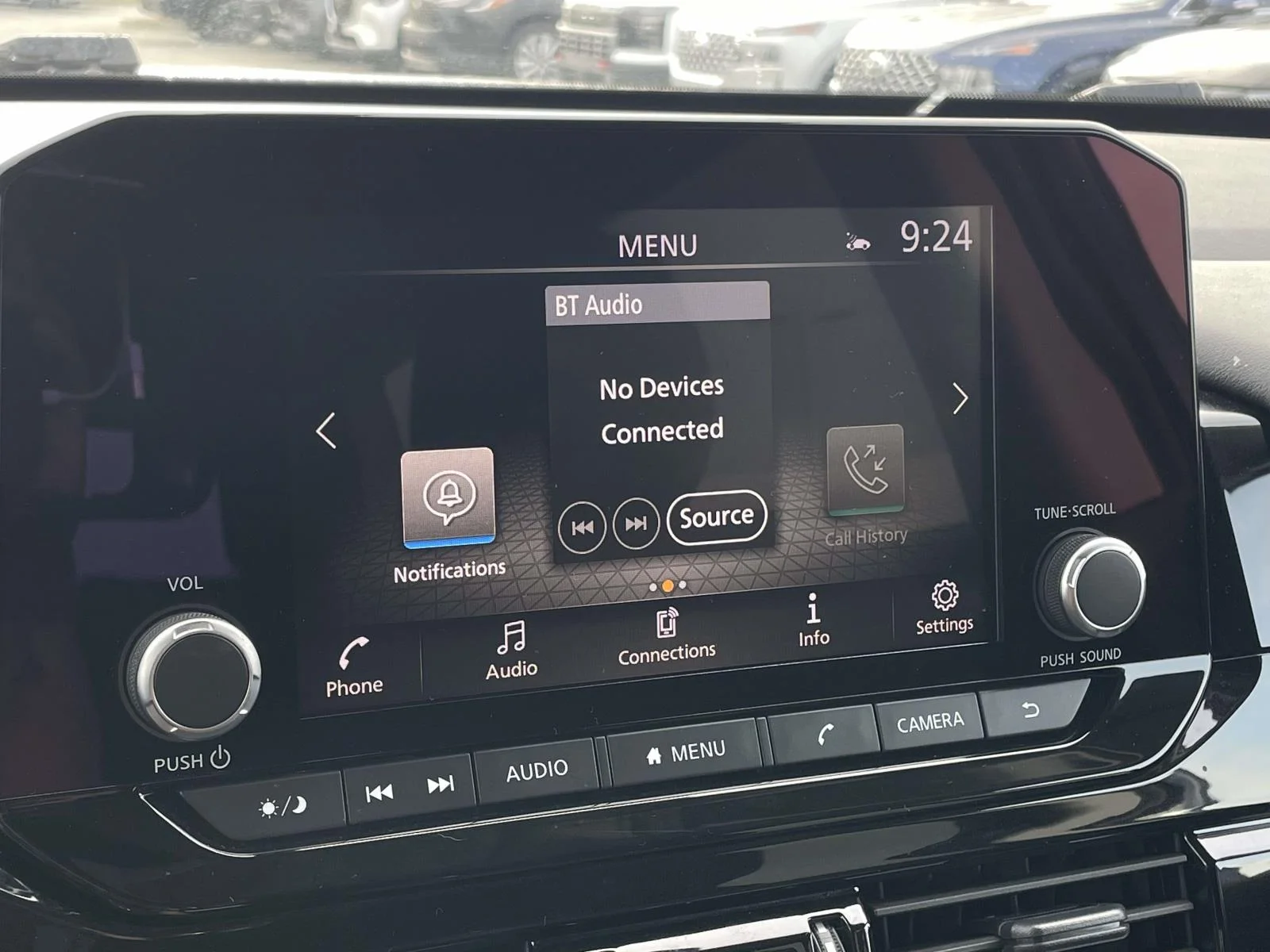 2025 Nissan Pathfinder SV - Photo 16