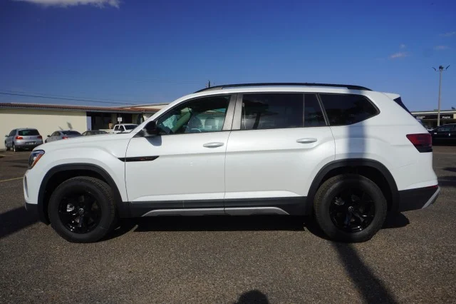 New 2026 Opal White Pearl Volkswagen 2.0T Peak Edition image 12
