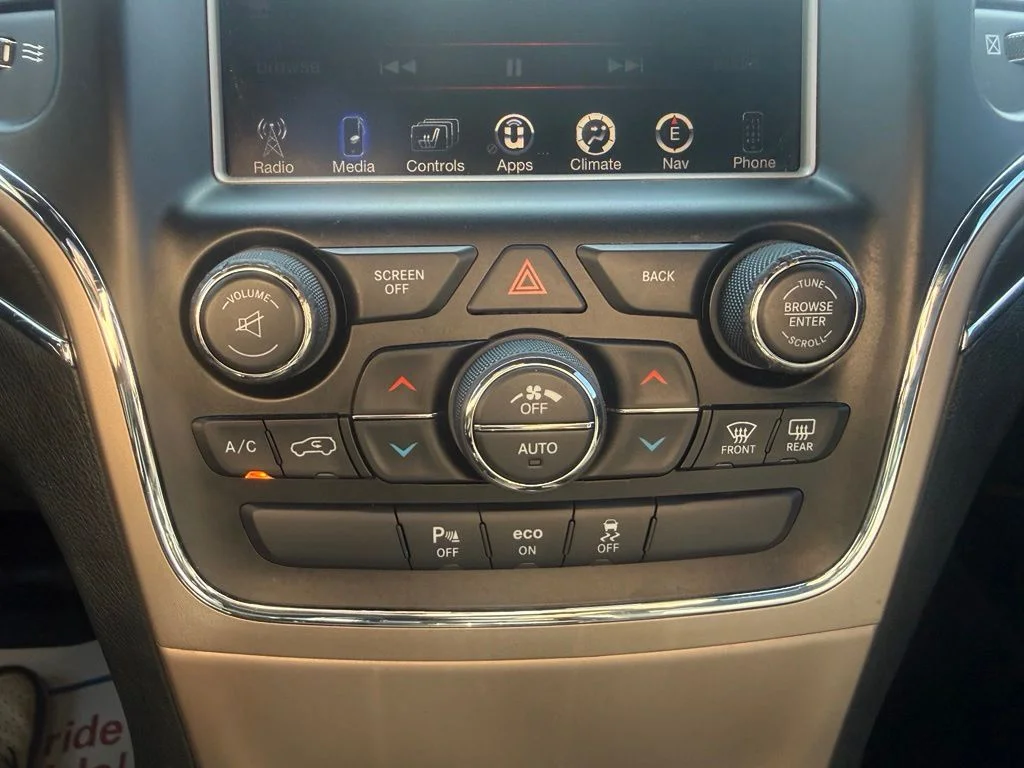 Used 2015 Brilliant Black Crystal Pearlcoat Jeep Limited image 23