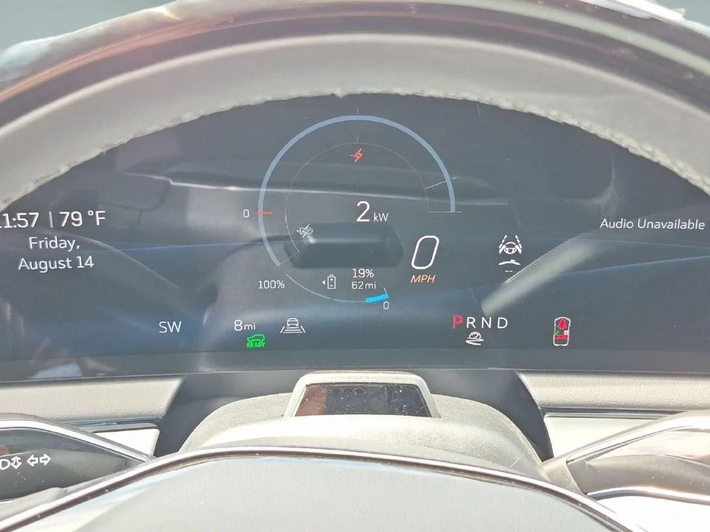 2027 Cadillac OPTIQ Luxury - Photo 11