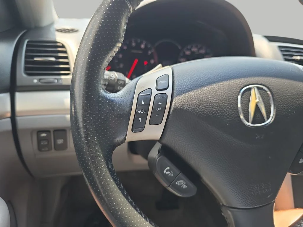 Used 2008 Silver Acura Base image 21