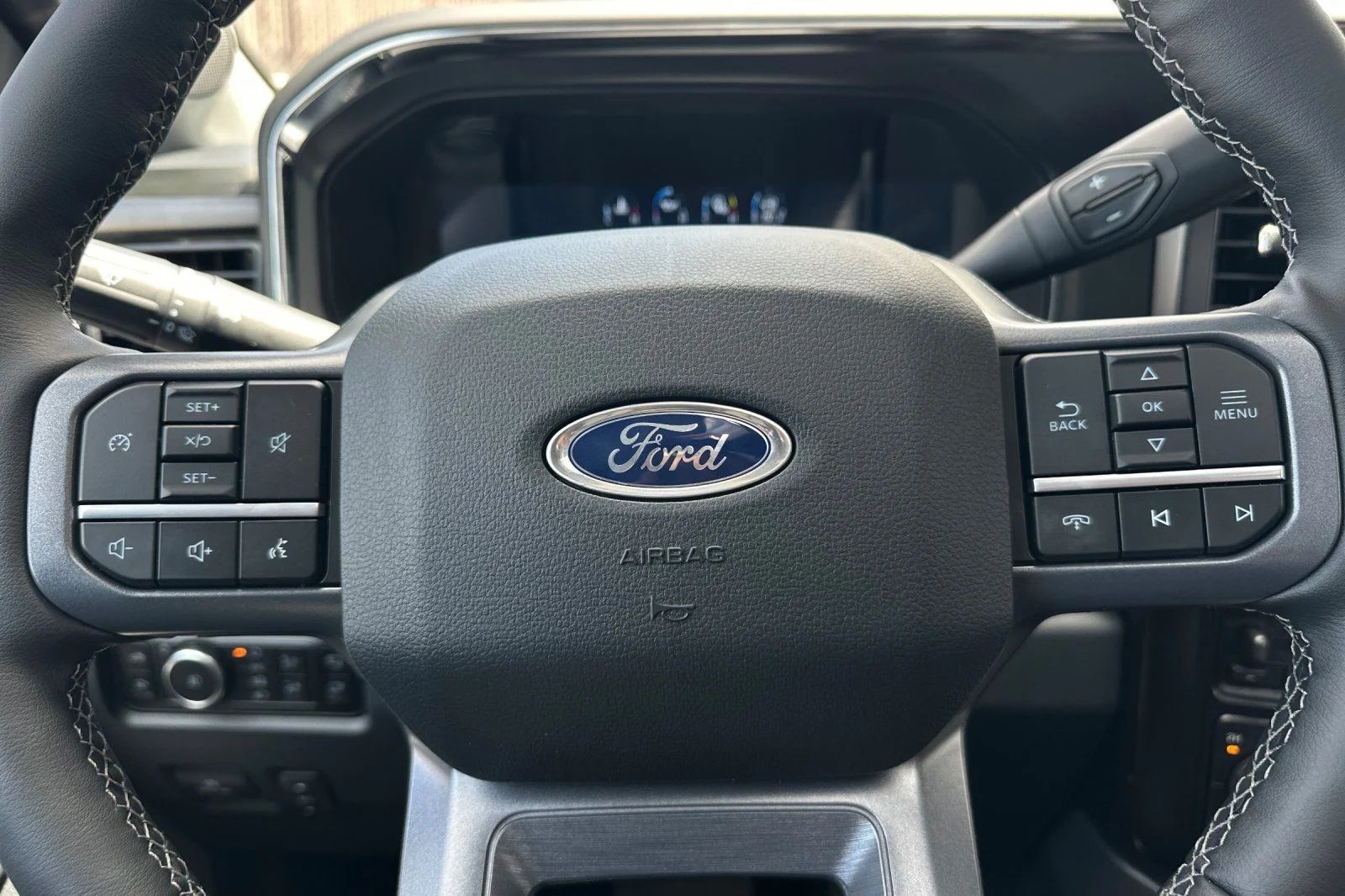 New 2026 Glacier Gray Metallic Tri-Coat Ford F-250® Lariat® image 22
