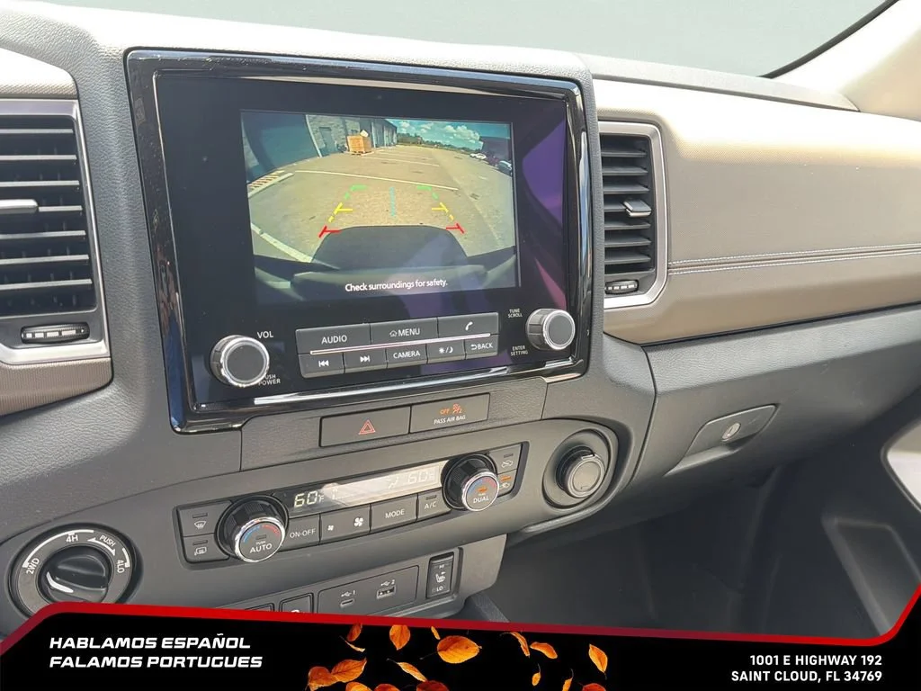 Used 2022 Green Nissan Crew Cab SV 4x4 image 20