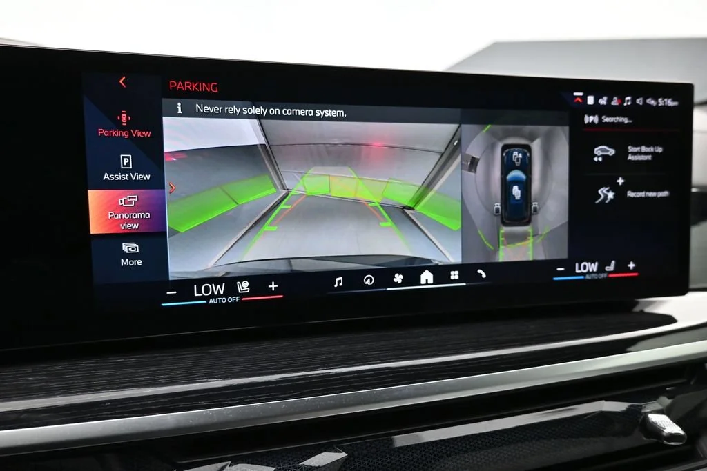 Used 2024 Black BMW xDrive40i image 13