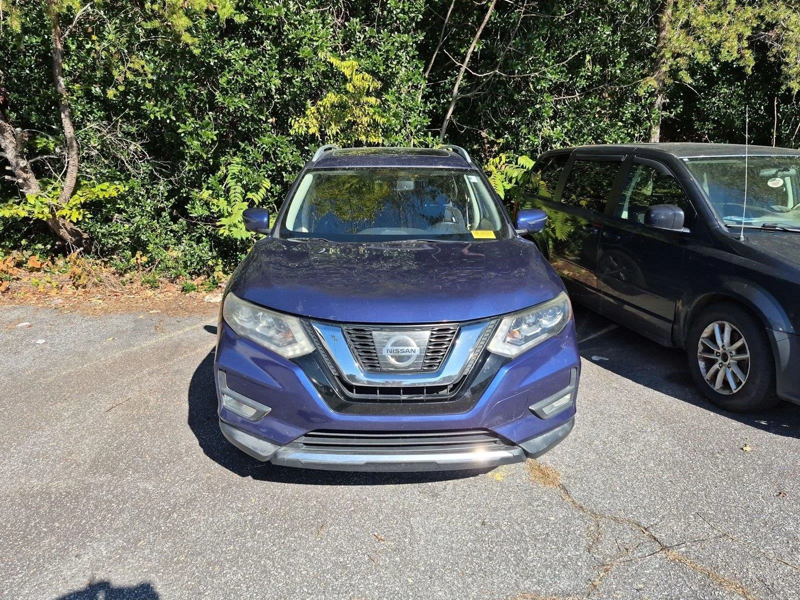 Used 2017  NISSAN  image 2