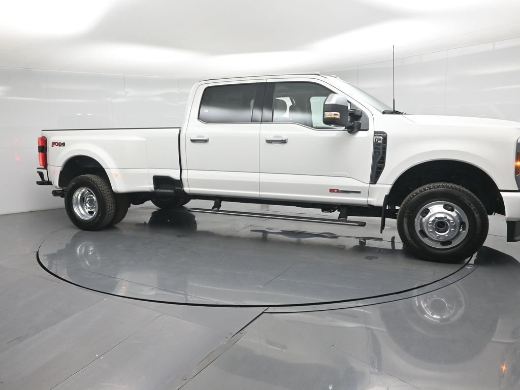 New 2026 Star White Metallic Tri-Coat Ford Platinum image 30