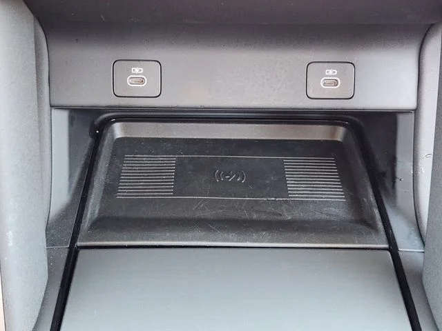 Certified Used 2025 White Land Rover S image 18
