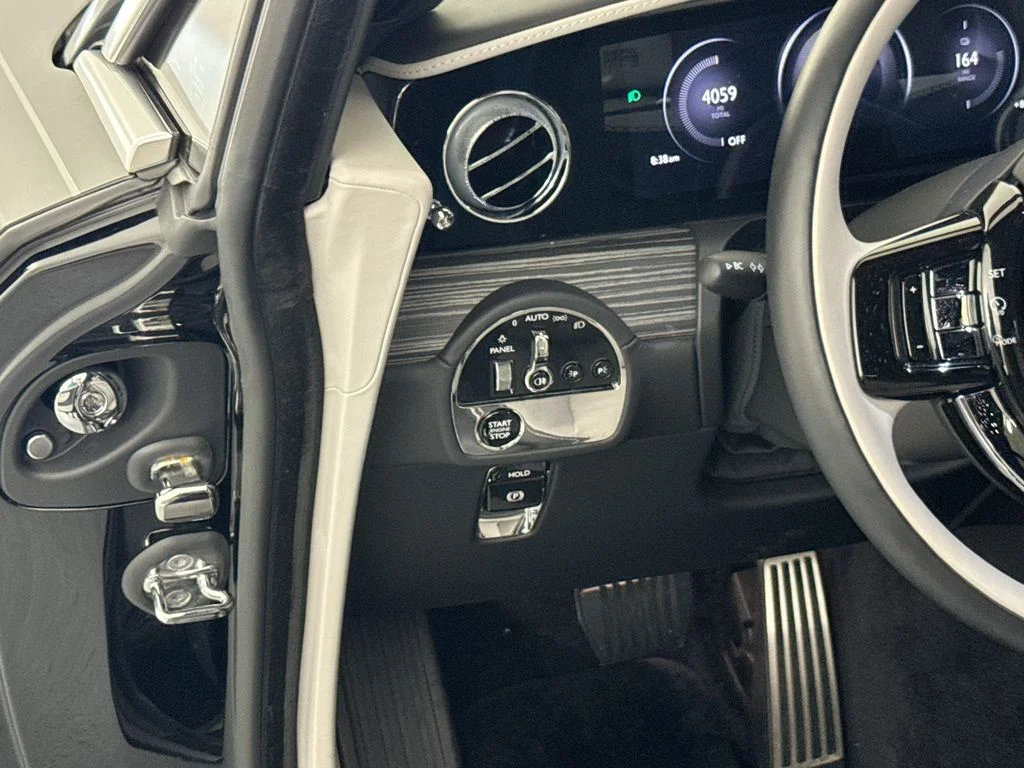 Used 2024 Black Rolls-Royce  image 10